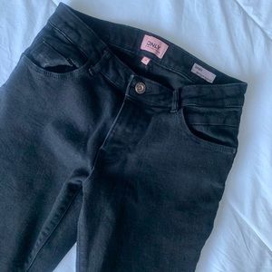 ONLY BLACK DAISY JEANS SIZE 28